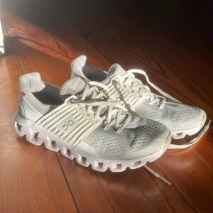 Women’s On Cloud runner